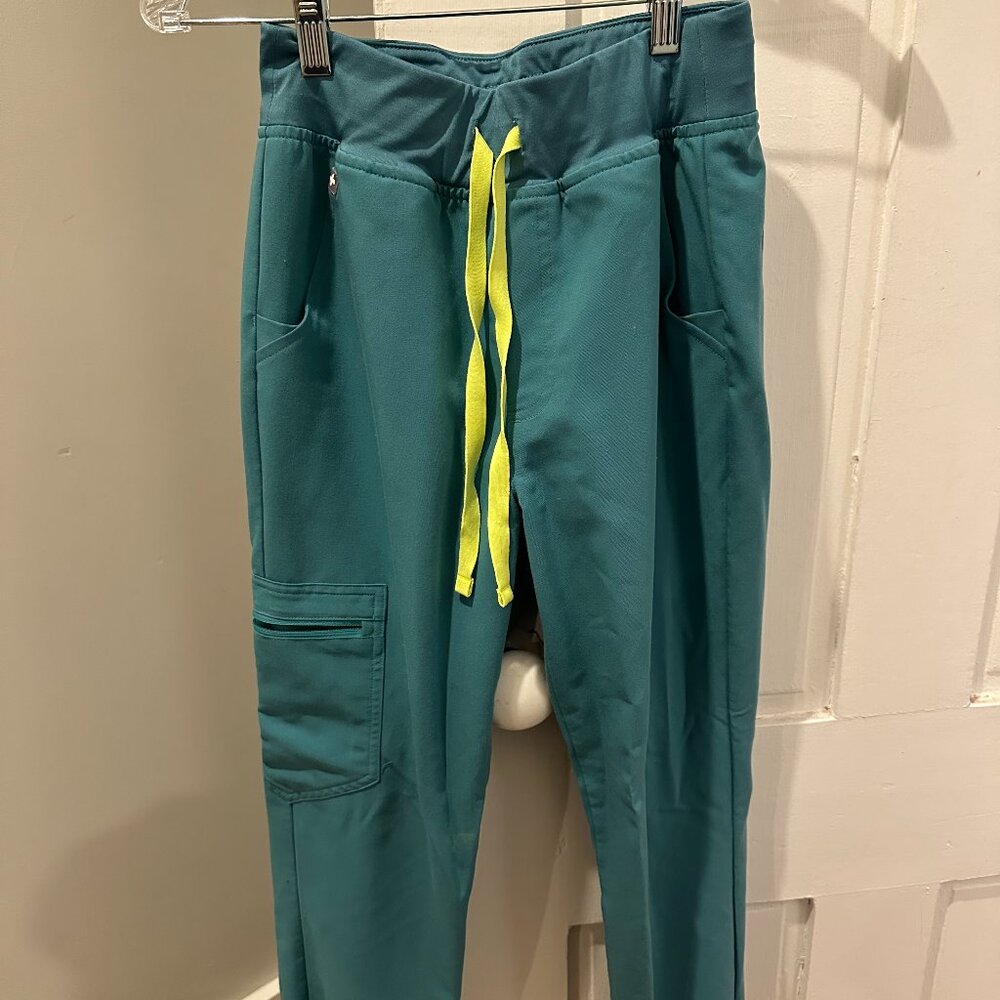 FIGS Zamora High Waisted Petite Jogger Scrub Pants